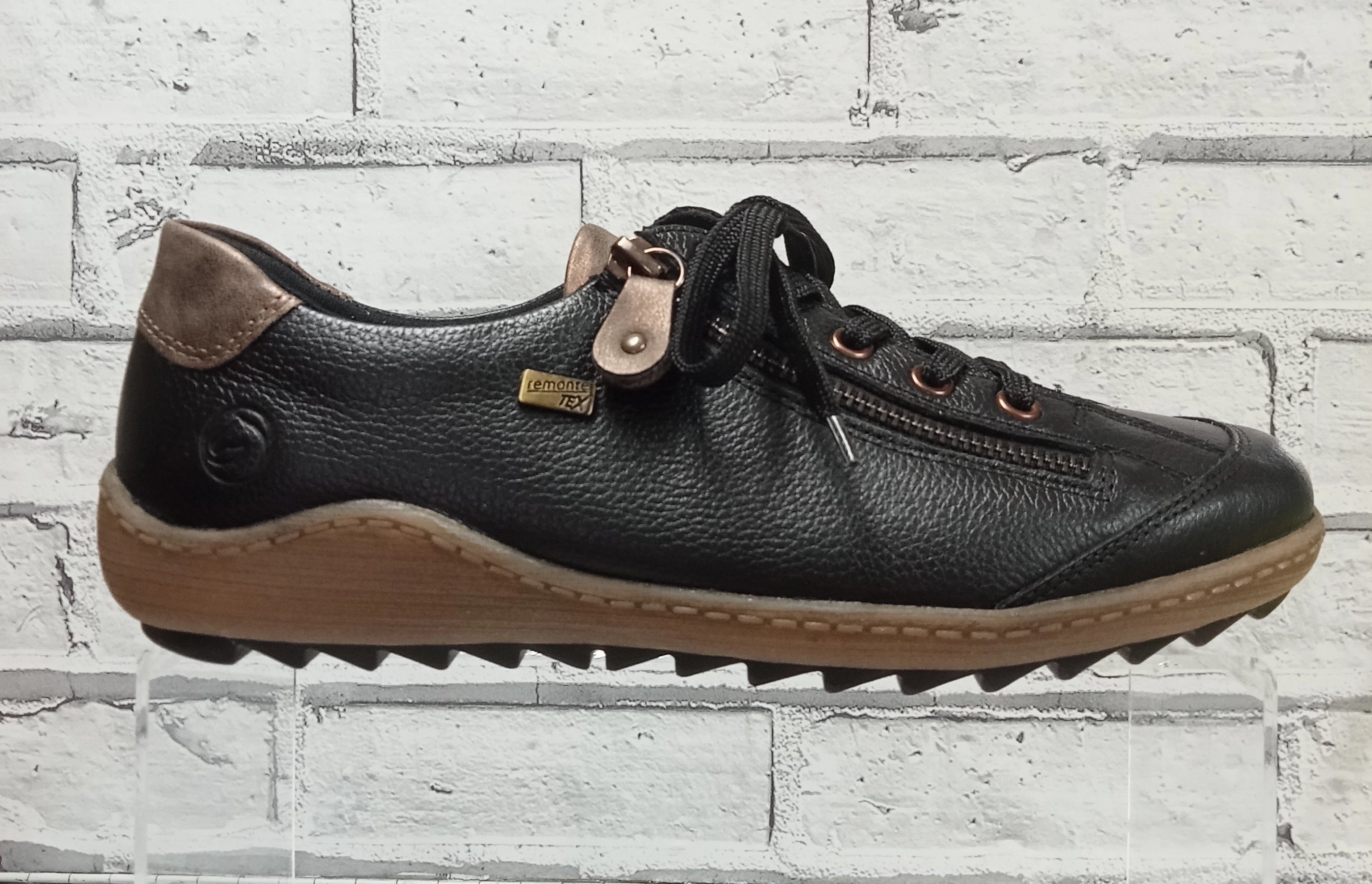 Best Lightweight Shoes REMONTE - R1402-08 - Zip/Lace Waterproof SHOE - Black