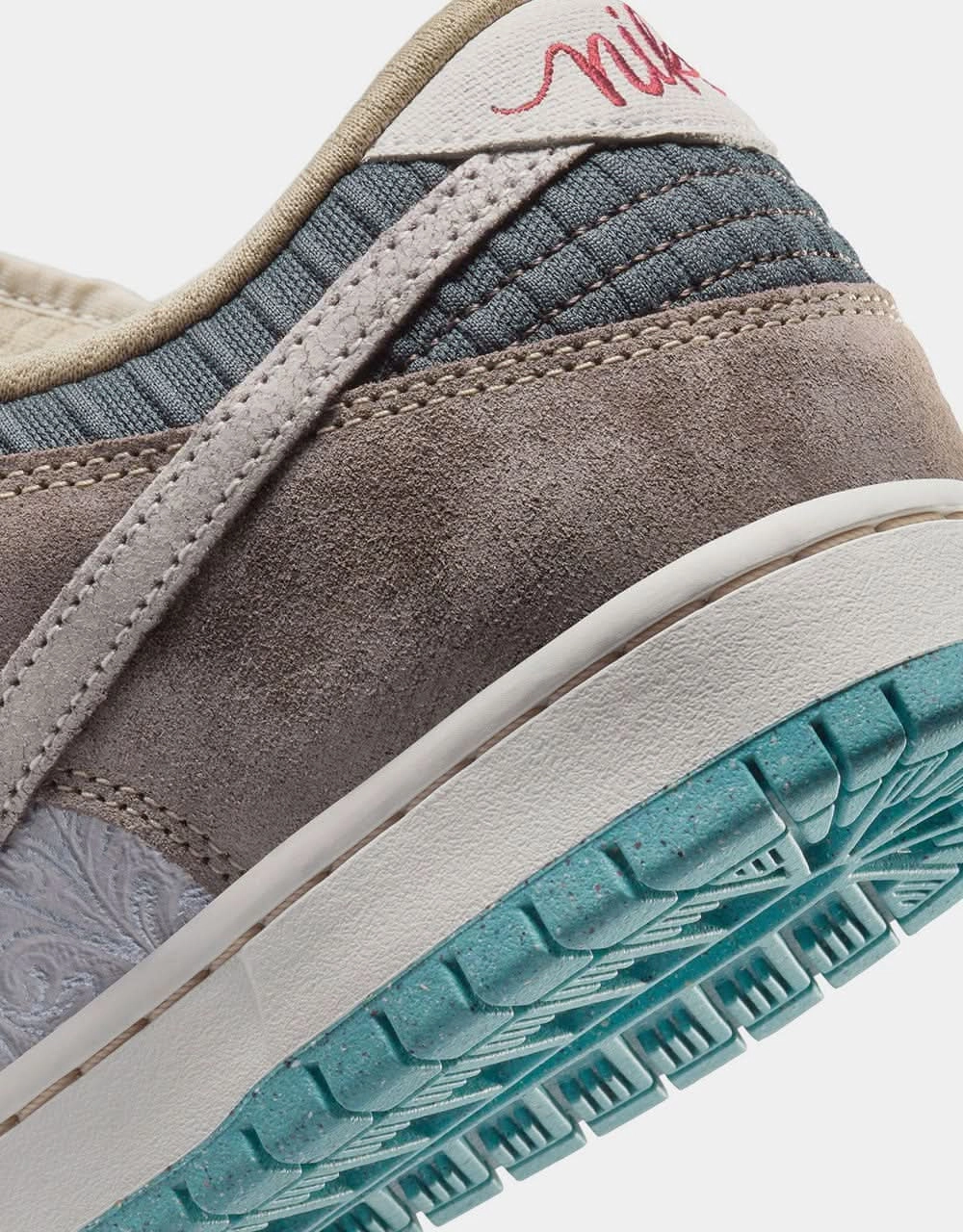 Nike SB Dunk Low Pro WC Skate Shoes - Baroque Brown/Summit White-Sanddrift-Dk Smoke Grey-Paradise Aqua-Dragon Red Stefon Diggs Asics Shoes