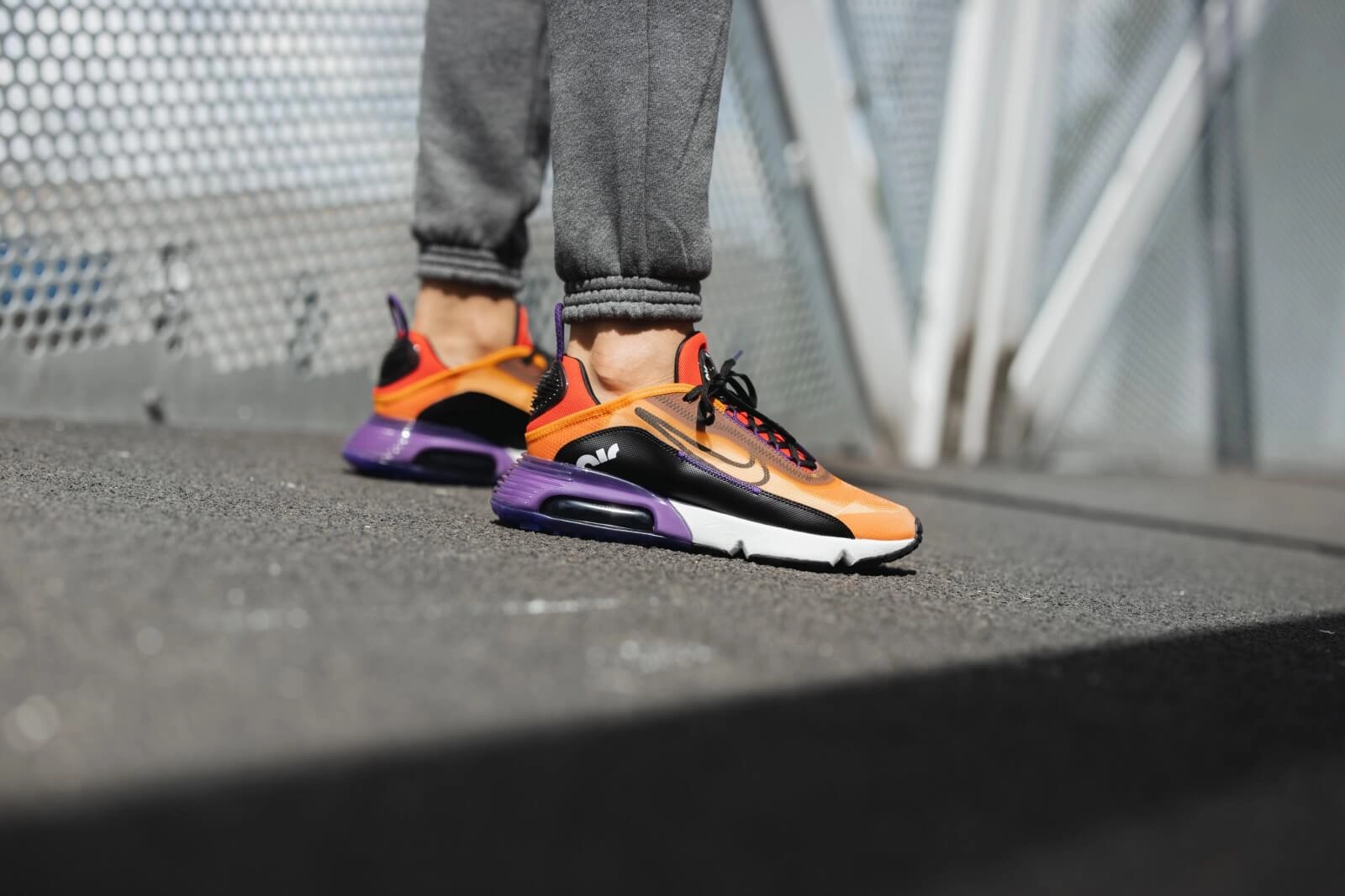 Flat Tire Running Shoes Nike Men Air Max 2090 (Magma Orange / Black-Eggplant-Habanero Red) AirMax Shoes For Men BV9977-800