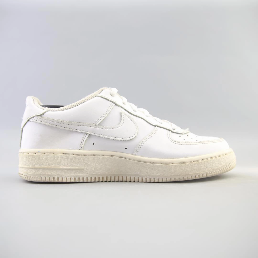 Old Reebok Sneakers NIKE  AIR FORCE 1 LE