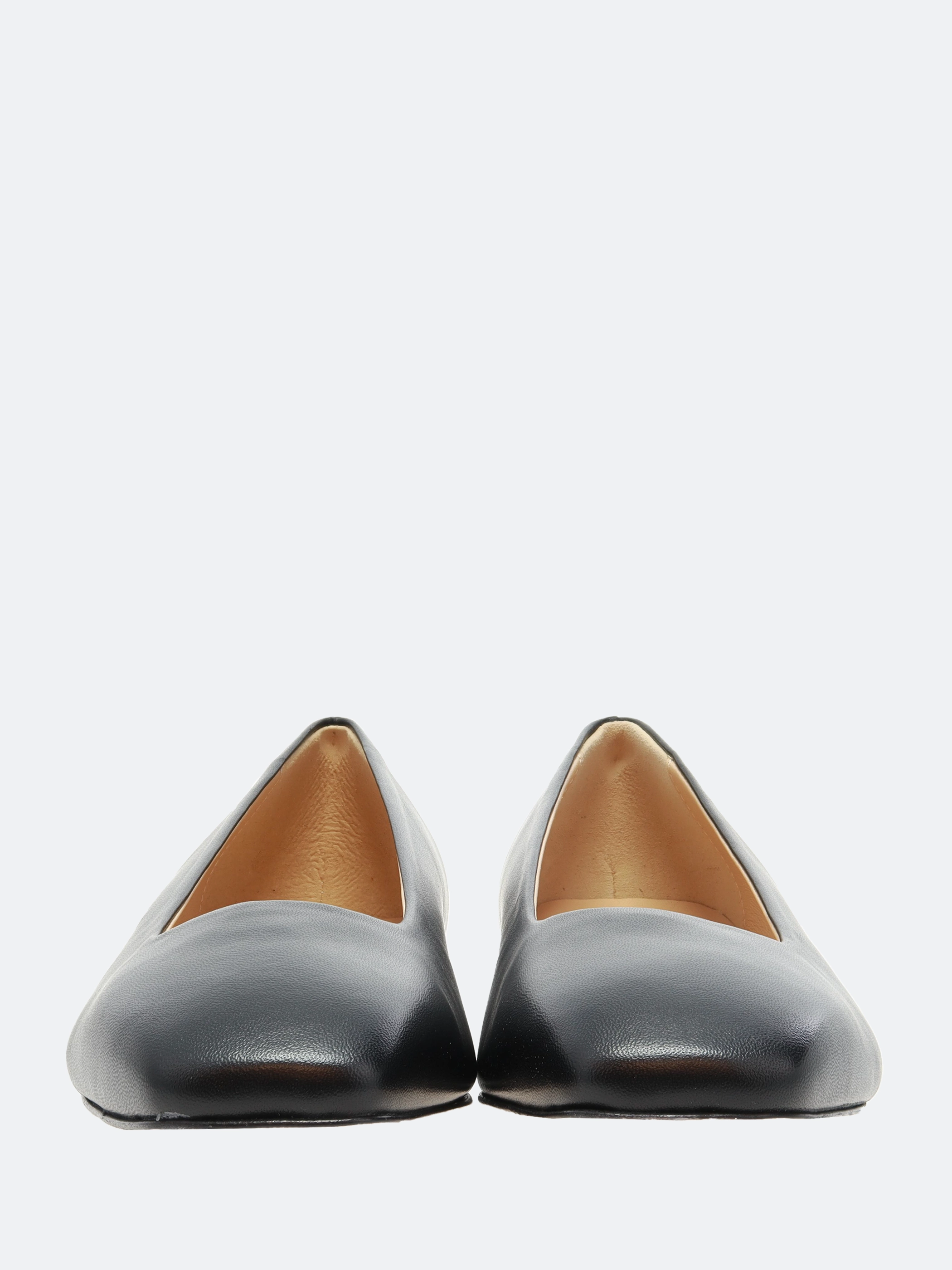 Mountain Biking Shoes For Flat Pedals Betty