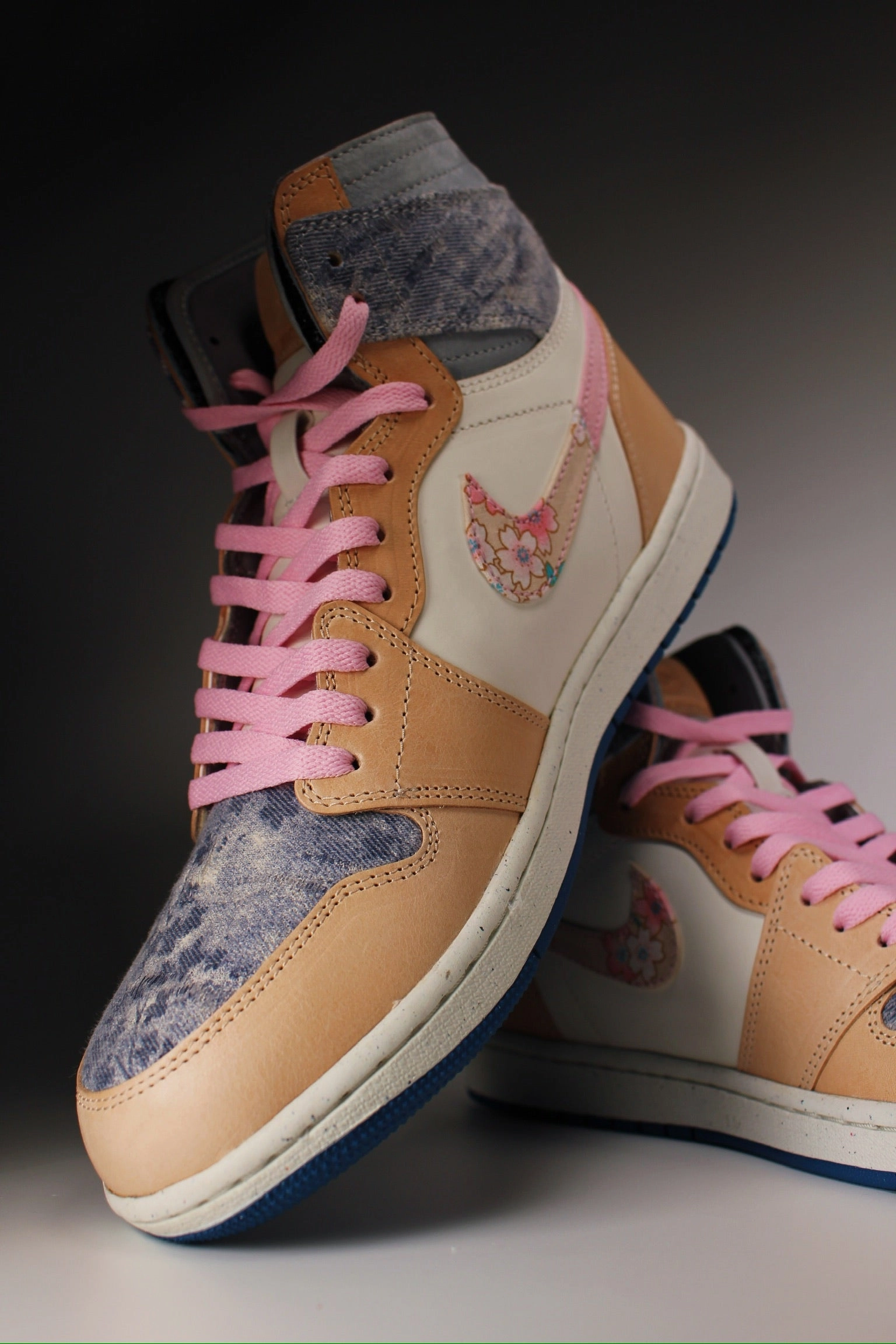 Asics Special Edition Shoes [Limited Edition] Air Jordan 1 High Travis Scott "Tokyo Bloom"