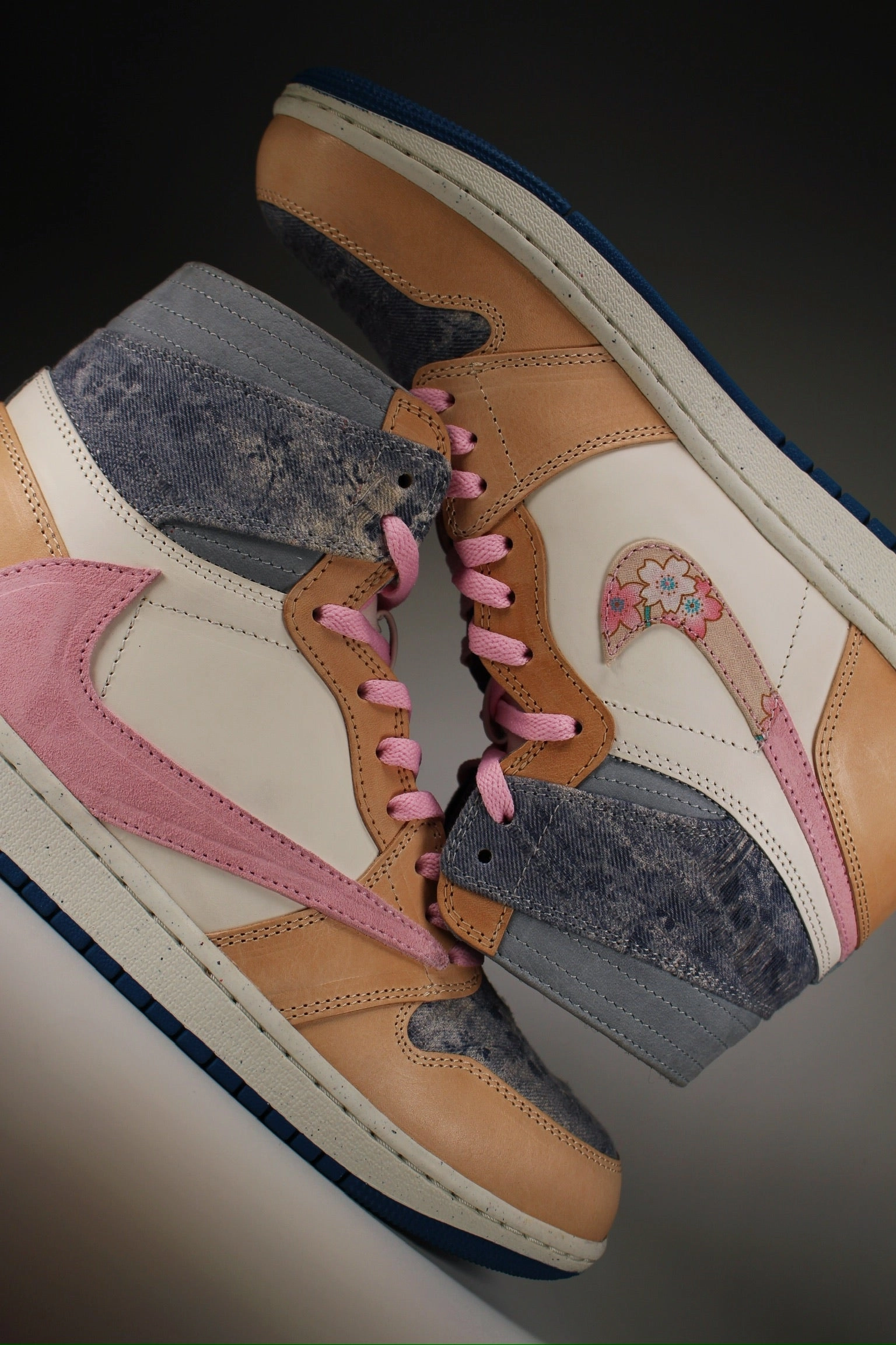 Asics Shoe Size [Limited Edition] Air Jordan 1 High Travis Scott "Tokyo Bloom"