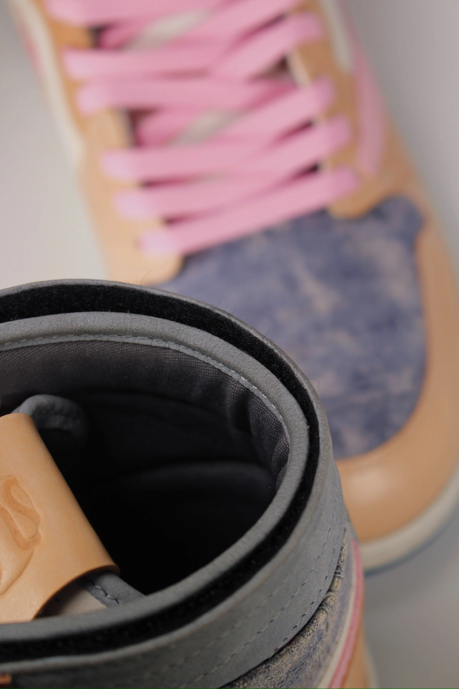 Asics Underpronation Running Shoes [Limited Edition] Air Jordan 1 High Travis Scott "Tokyo Bloom"