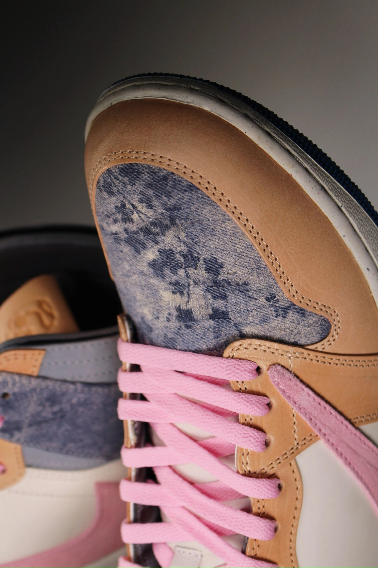 Asics Tennis Shoes Price [Limited Edition] Air Jordan 1 High Travis Scott "Tokyo Bloom"