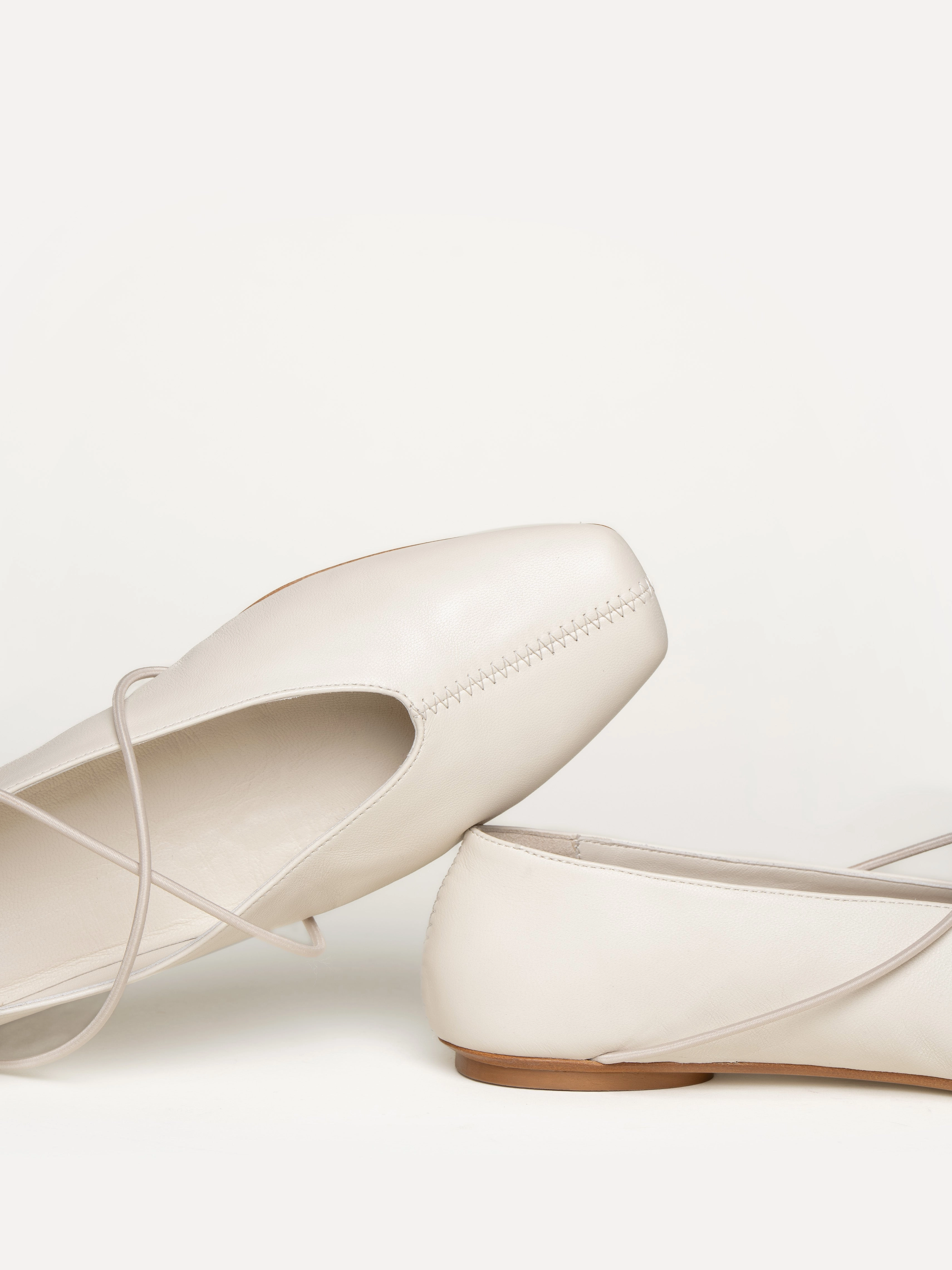 The Una (Sample Sale) Velvet Flat Shoes