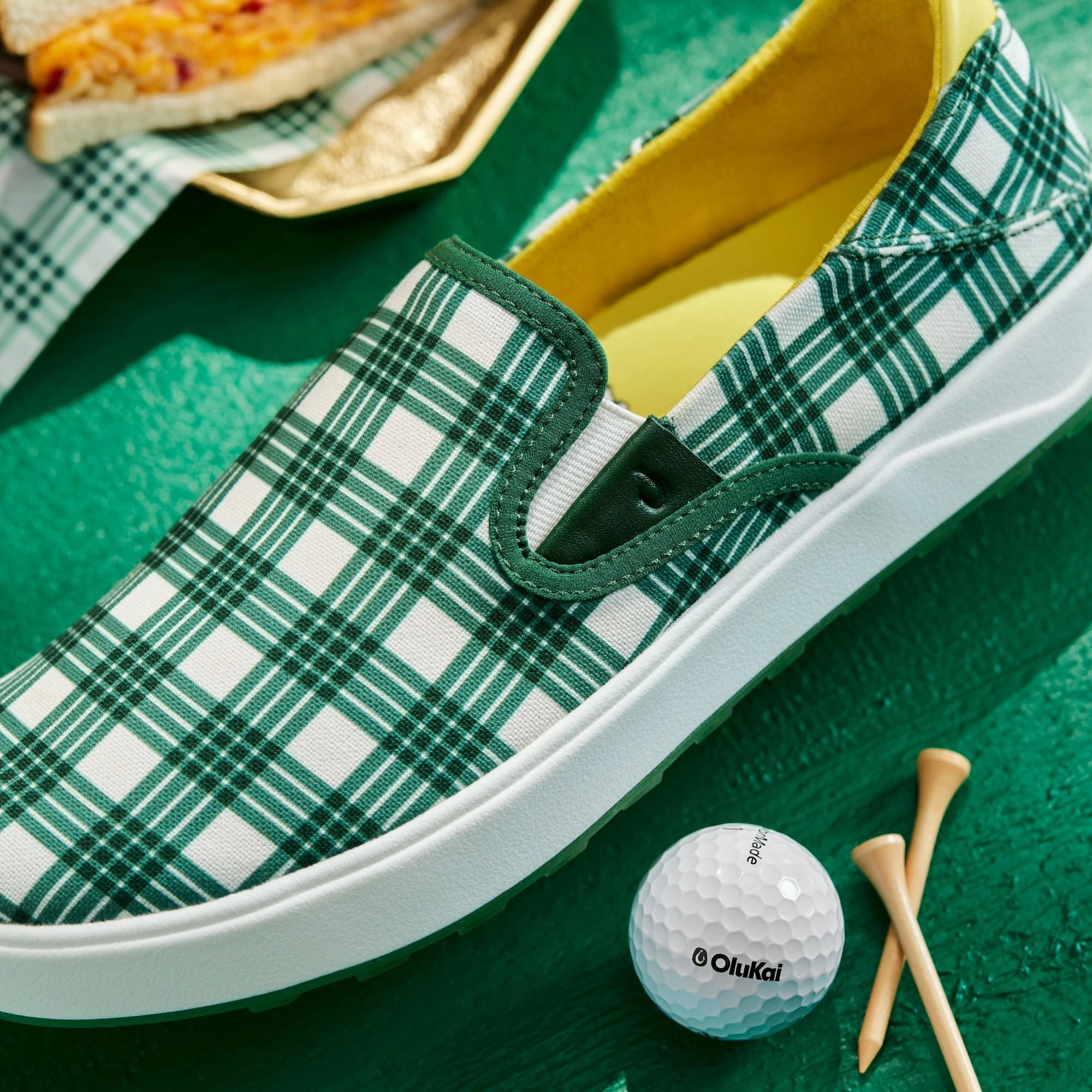 Size 16 Golf Shoes Waialae Slip On - Medium Green / Bright White