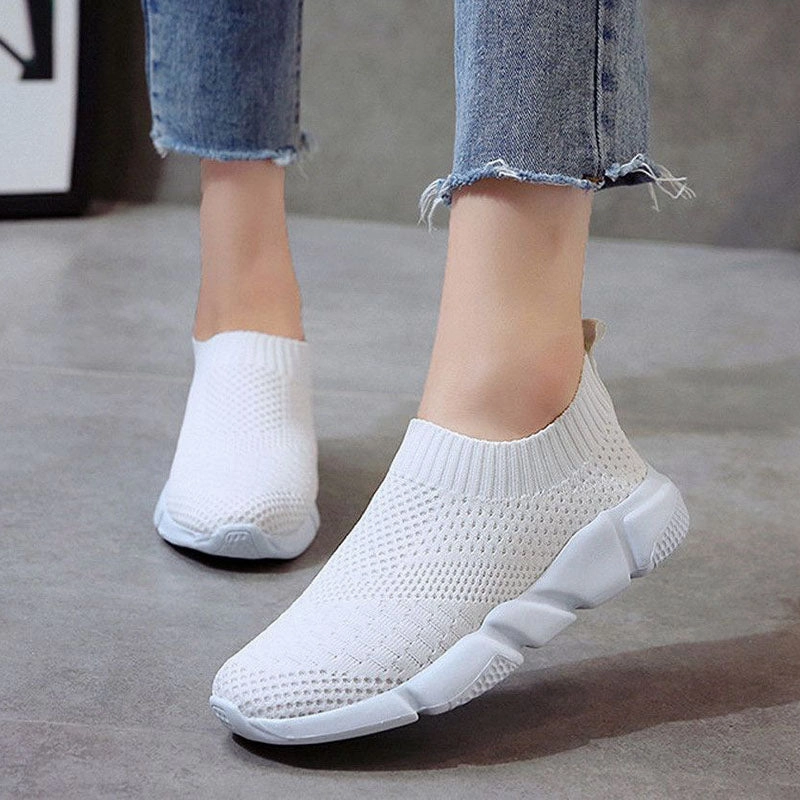Flat Shoes To Wear With Wide Leg Pants Women Shoes 2019 New Flyknit Sneakers Women Breathable Slip On Flat Shoes Soft Bottom White Sneakers Casual Women