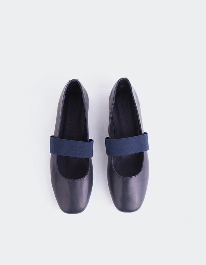 Seraphina Navy Leather Flat Sole Football Shoes