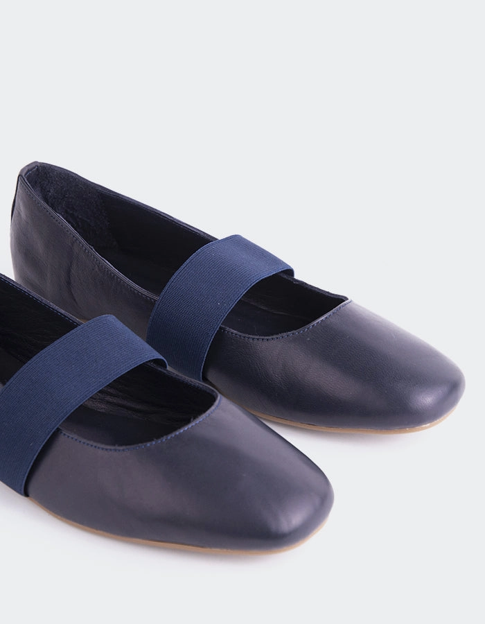 Size 10 Flat Shoes Seraphina Navy Leather