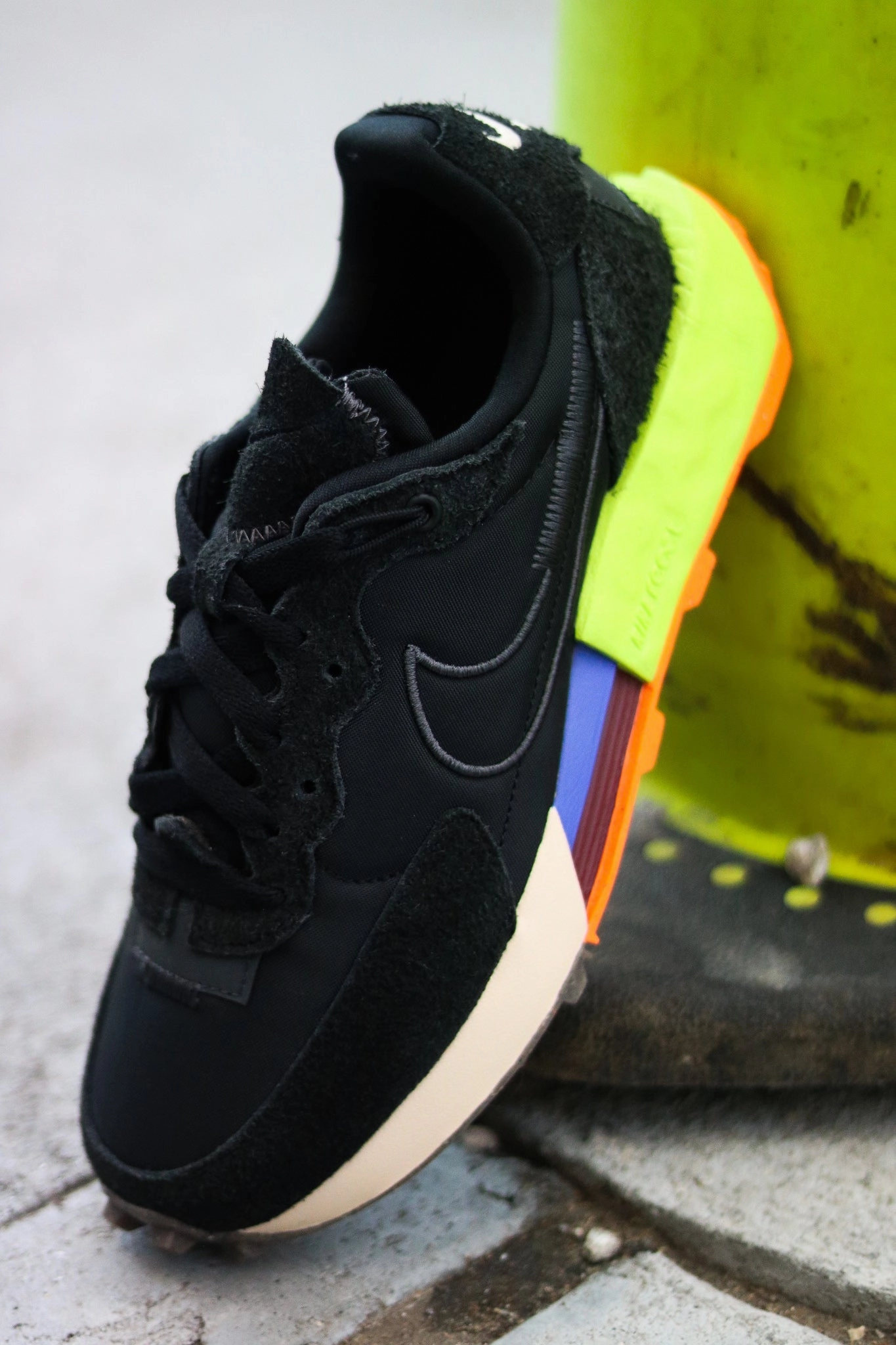 W NIKE FONTANKA WAFFLE "BLK/VOLT" Asics Midfoot Strike Running Shoes