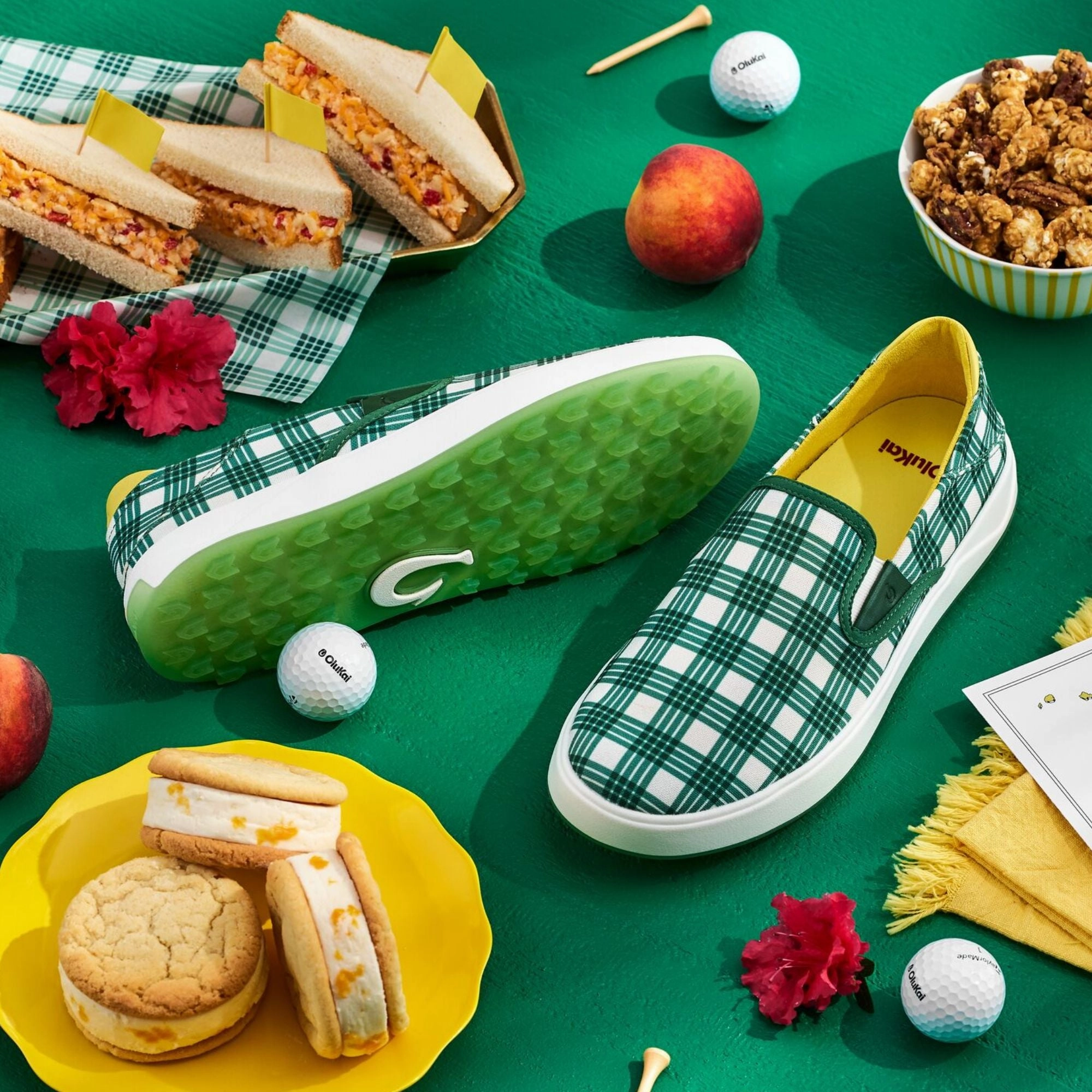 Waialae Slip On - Medium Green / Bright White Best Waterproof Spikeless Golf Shoes