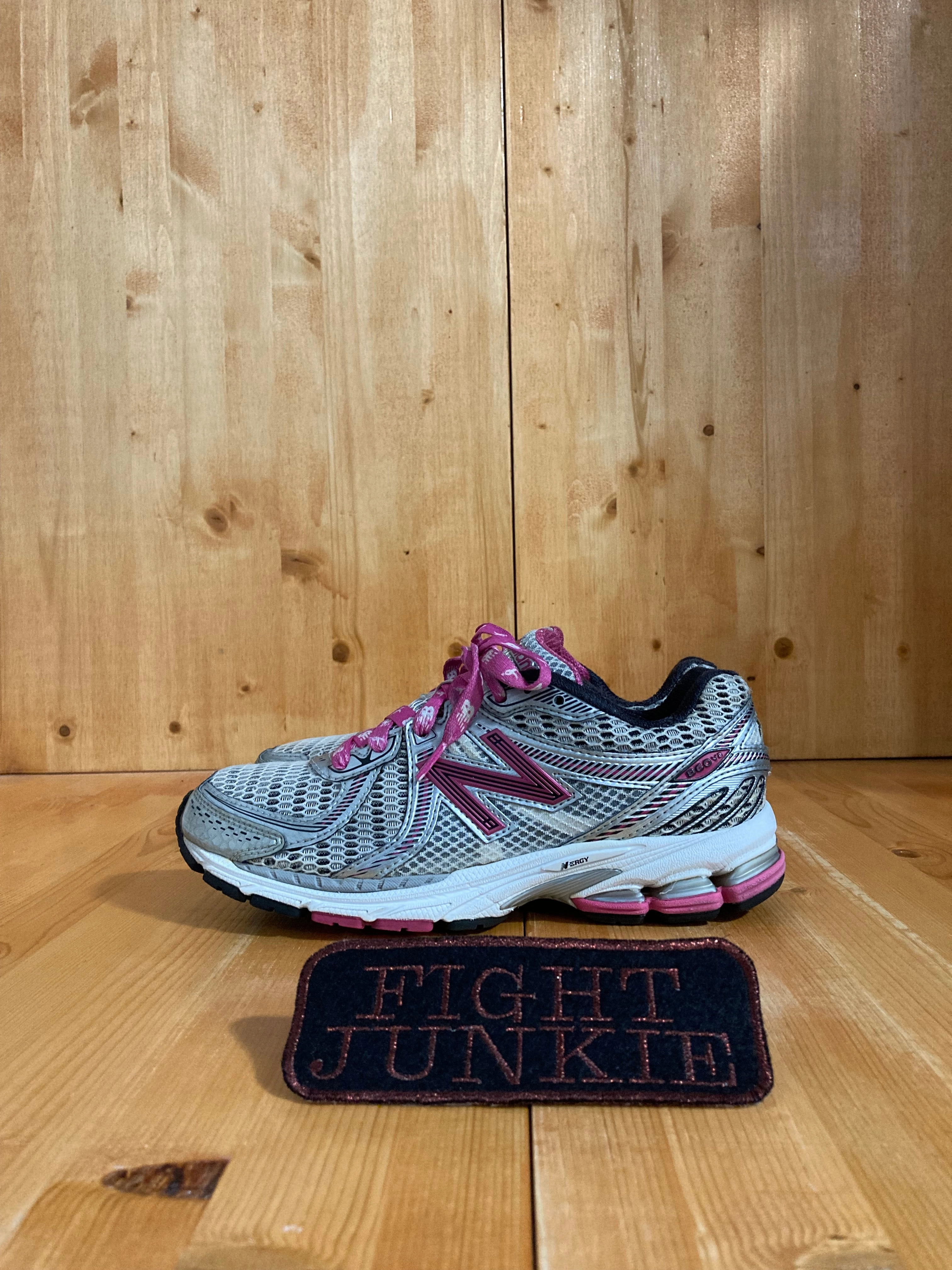 Polka Dot 530 New Balance NEW BALANCE 860 V2 SUSAN G KOMEN Breast Cancer Women Size 7.5B Shoes Sneakers Silver W860KM2