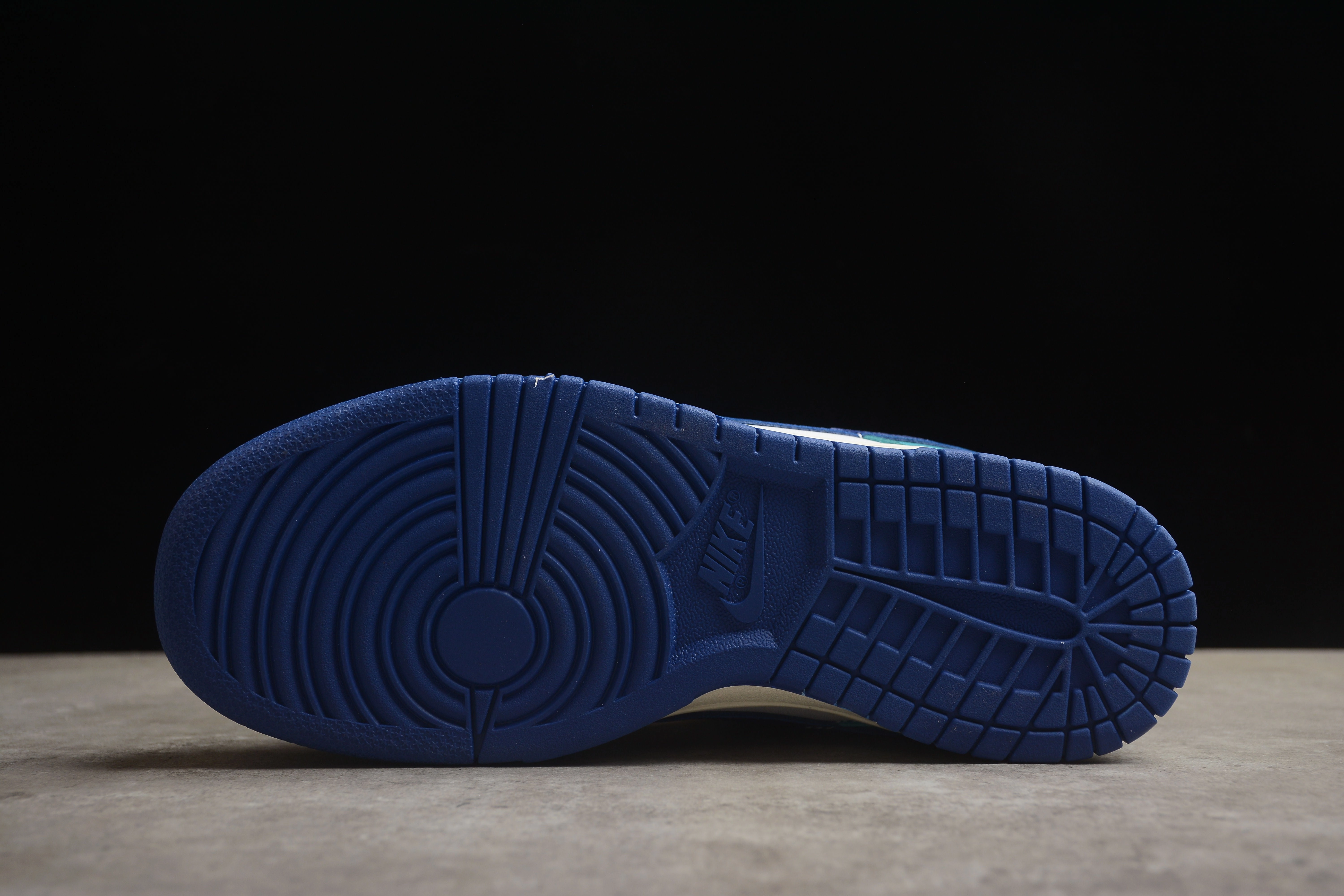 Asics Mid Top Volleyball Shoes Nike SB dunk low blue white shoes