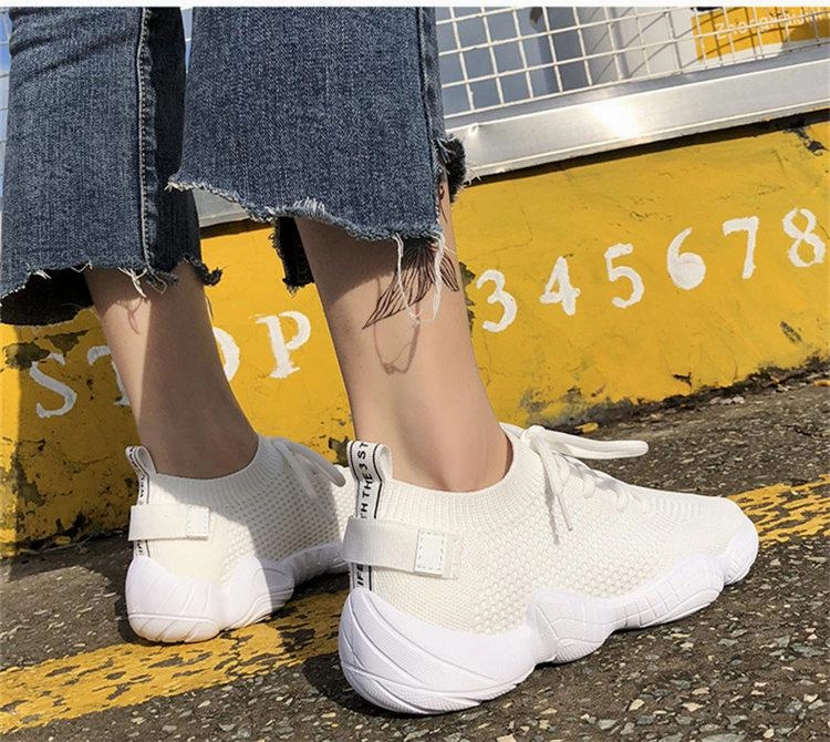 Women Vulcanized Sneakers Flat Shoes With Good Support