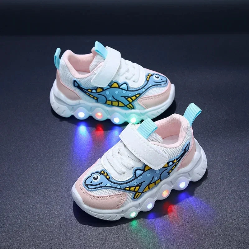 Zapatillas LED Kid Cartoon Dinosaur Boy Casual Sneaker Boy Kid Shoe Girl Mesh Breathable Shoe Baby Illuminated Shoe Tennis Shoes Ugg Sneakers Sand